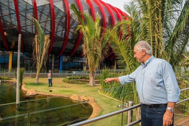 Reinaldo defende solução nacional para concluir quase 12 mil obras paradas no país