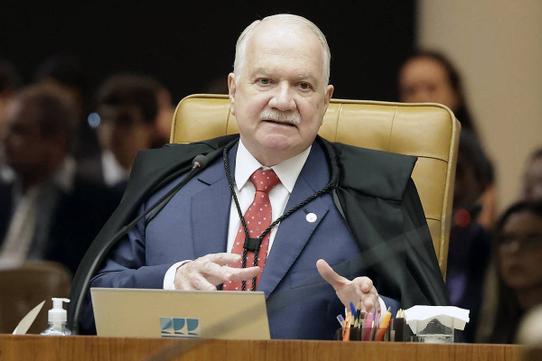Edson Fachin assume presid&ecirc;ncia do STF e defende separa&ccedil;&atilde;o entre Direito e Pol&iacute;tica