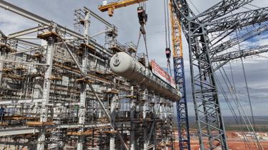 Megaoperação ergue equipamento de 300 toneladas na futura fábrica da Arauco em Inocência