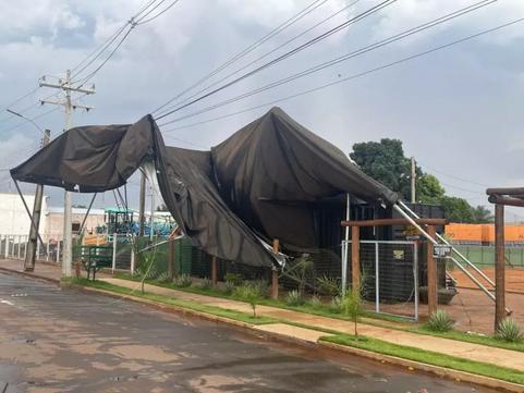 Ventos superaram 80 km&sol;h em MS e causaram estrago em Chapad&atilde;o do Sul