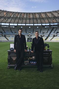 Kak&aacute; e Cannavaro se encontram no Maracan&atilde; em campanha hist&oacute;rica do Malbec Black Legend