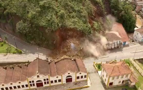 Desmoronamento destr&oacute;i casar&otilde;es que s&atilde;o Patrim&ocirc;nio Mundial em Ouro Preto