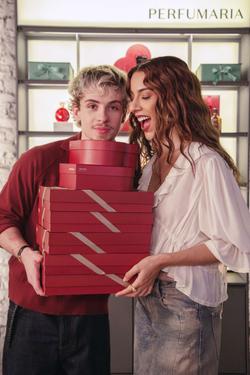 Boticário aposta nos “códigos do amor digital” e traz Marina Sena e Juliano Floss como protagonistas da campanha de Dia dos Namorados