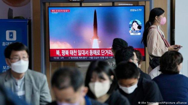 Coreia do Norte dispara dois m&iacute;sseis no Mar do Jap&atilde;o